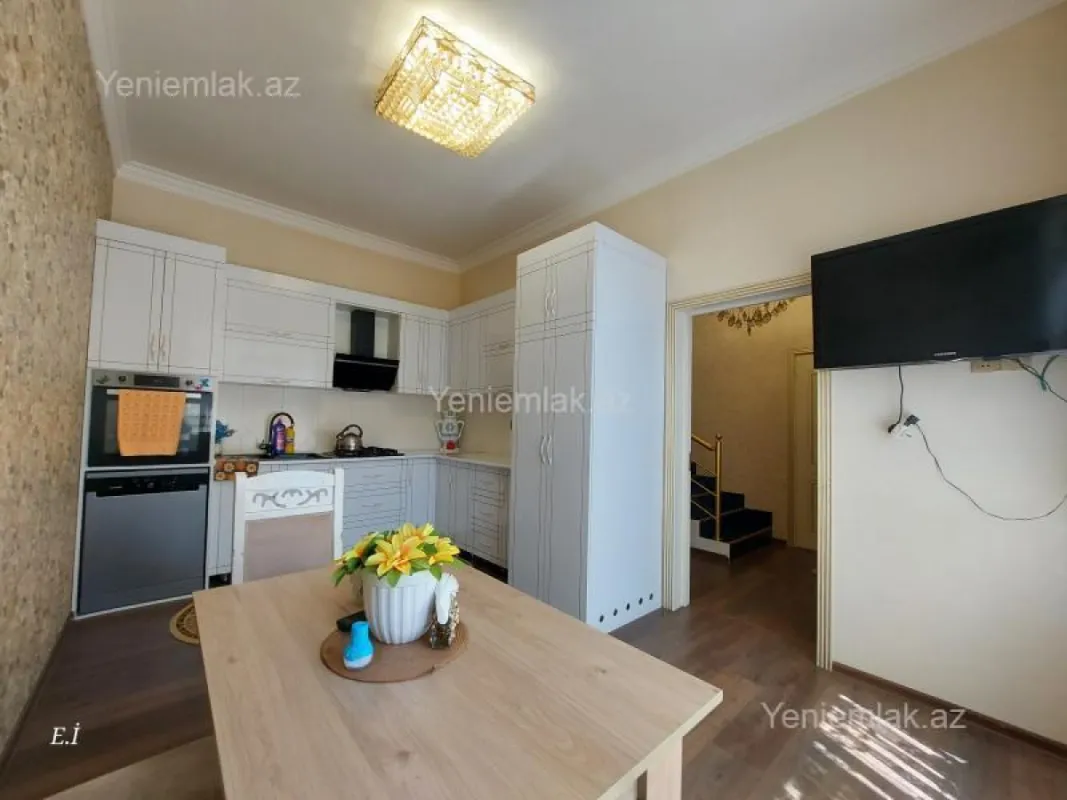 Satılır 4 otaqlı həyət evi 156 m²