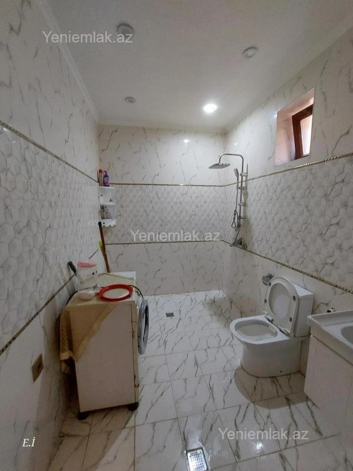 Satılır 4 otaqlı həyət evi 156 m²