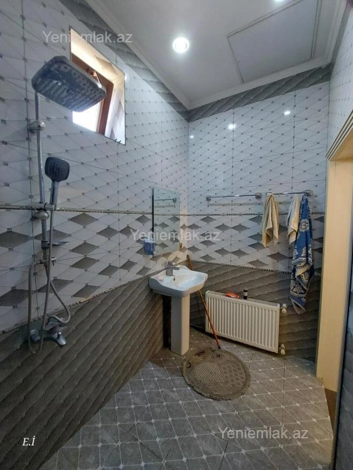 Satılır 4 otaqlı həyət evi 156 m²