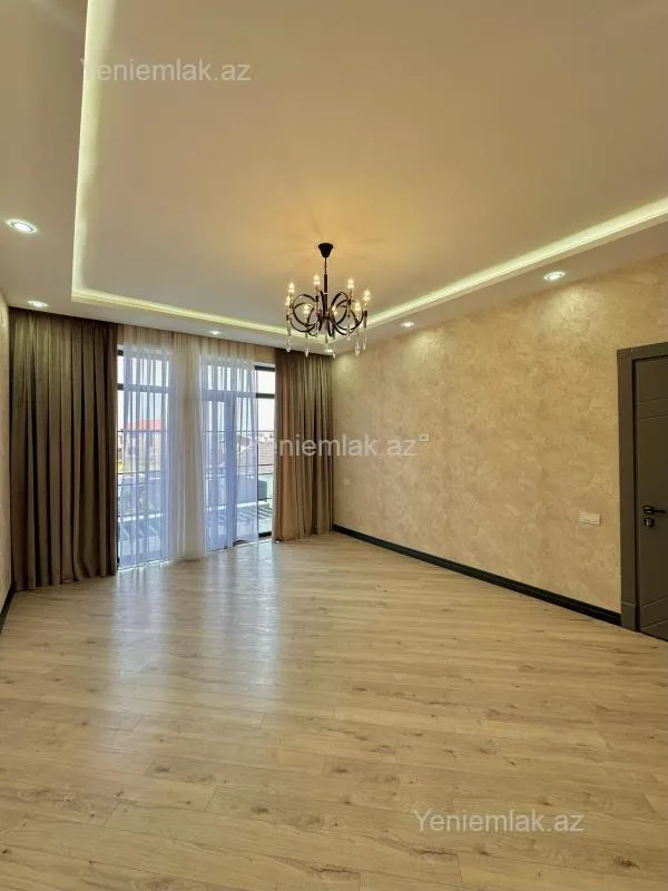 Satılır 5 otaqlı həyət evi 250 m²