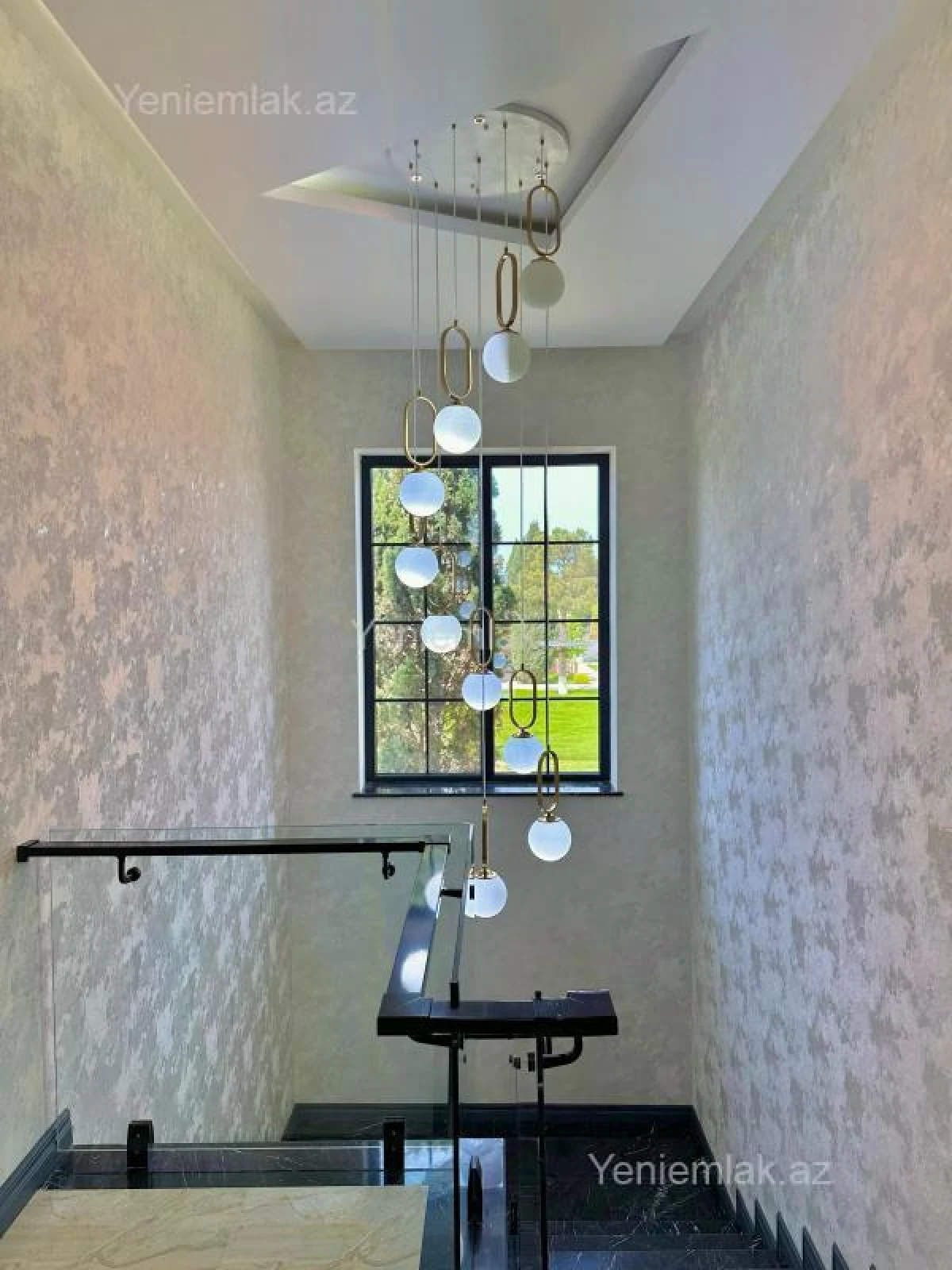 Satılır 5 otaqlı həyət evi 250 m²