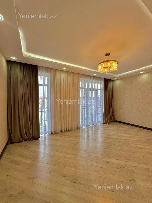 Satılır 5 otaqlı həyət evi 250 m²
