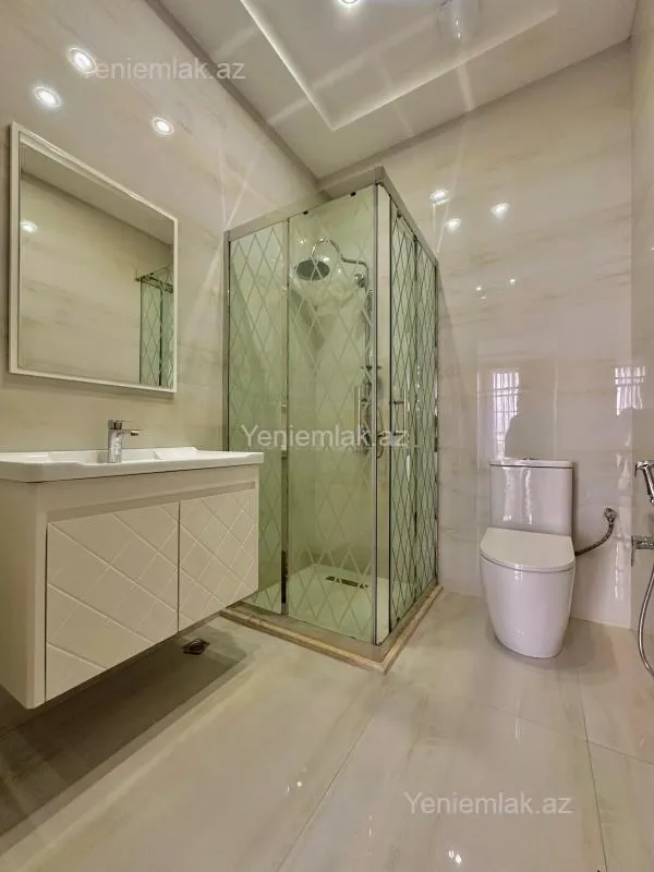 Satılır 5 otaqlı həyət evi 250 m²