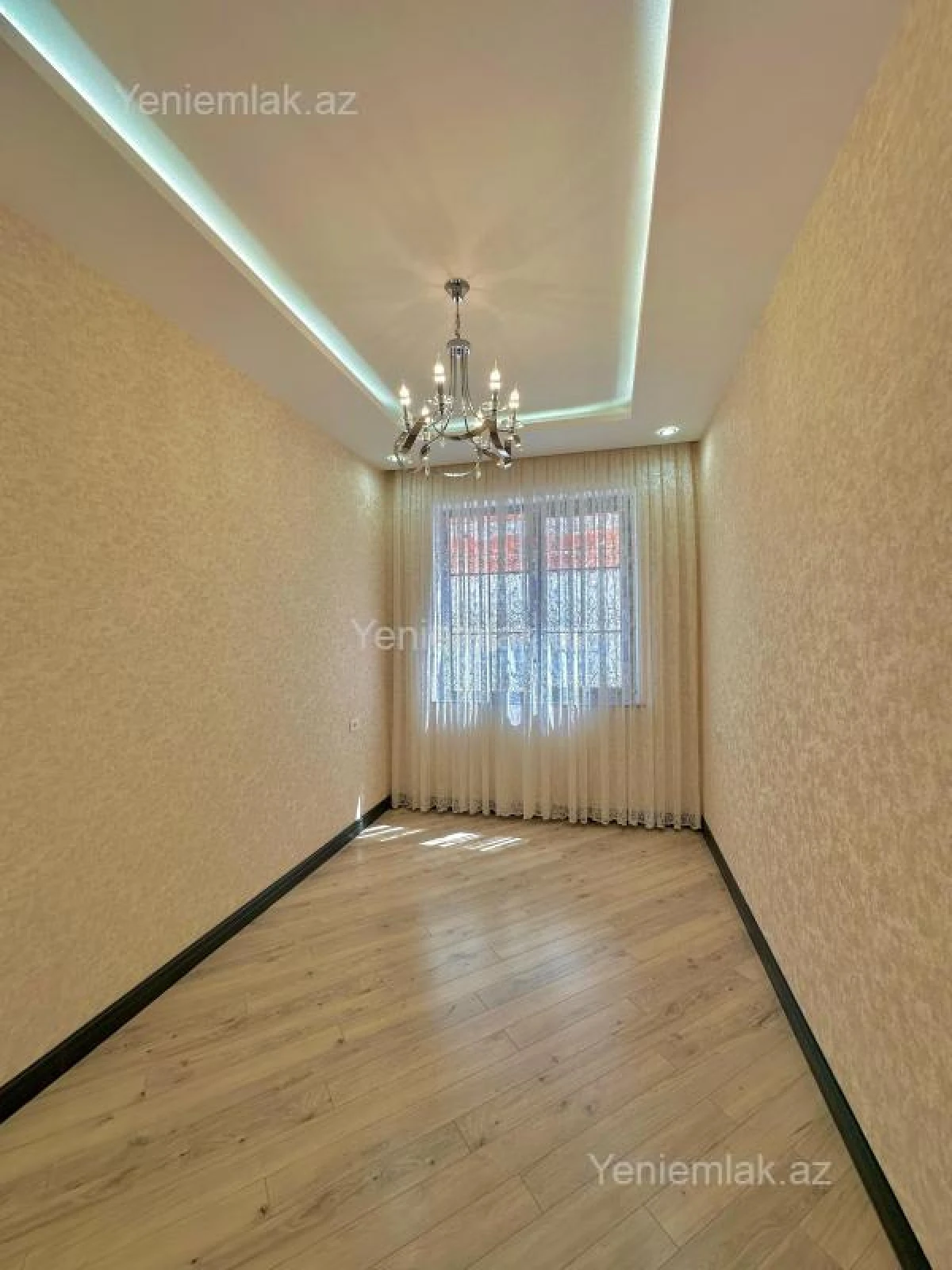 Satılır 5 otaqlı həyət evi 250 m²