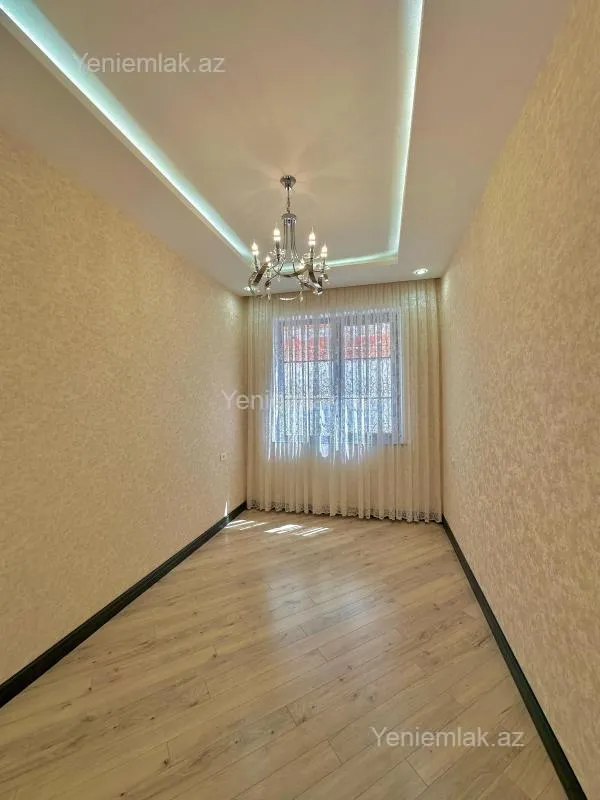Satılır 5 otaqlı həyət evi 250 m²