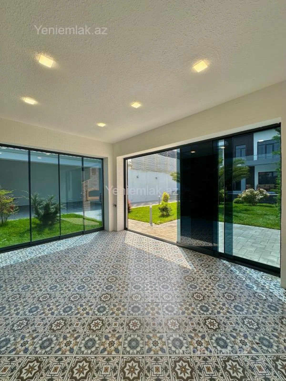 Satılır 5 otaqlı həyət evi 250 m²