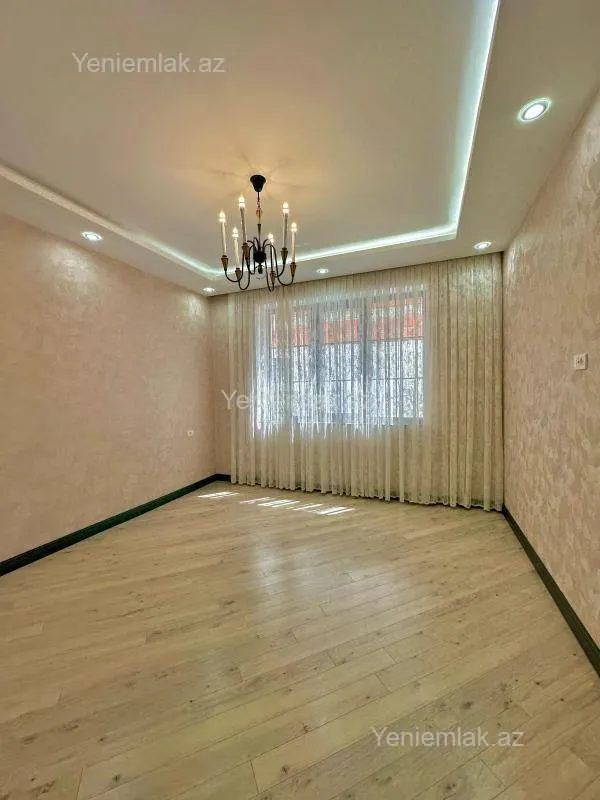 Satılır 5 otaqlı həyət evi 250 m²