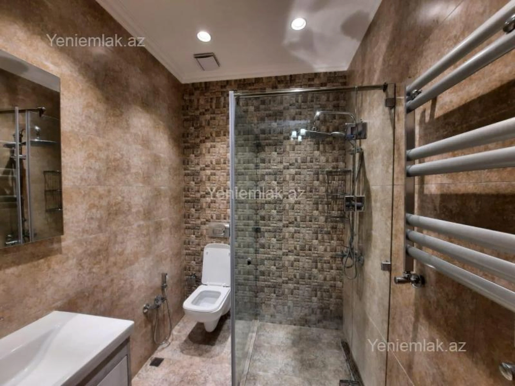 Satılır 4 otaqlı həyət evi 220 m²