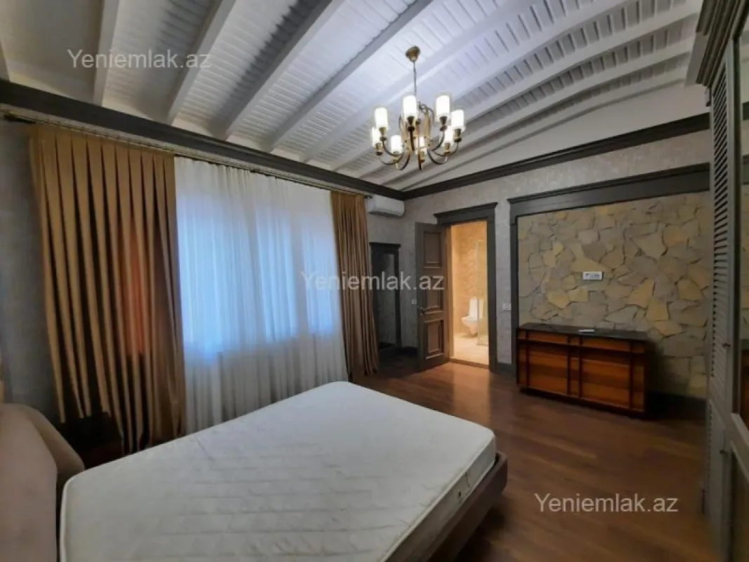 Satılır 4 otaqlı həyət evi 220 m²