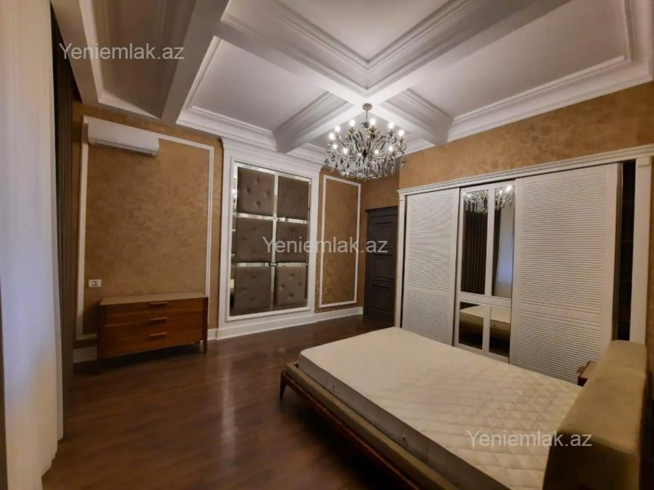 Satılır 4 otaqlı həyət evi 220 m²