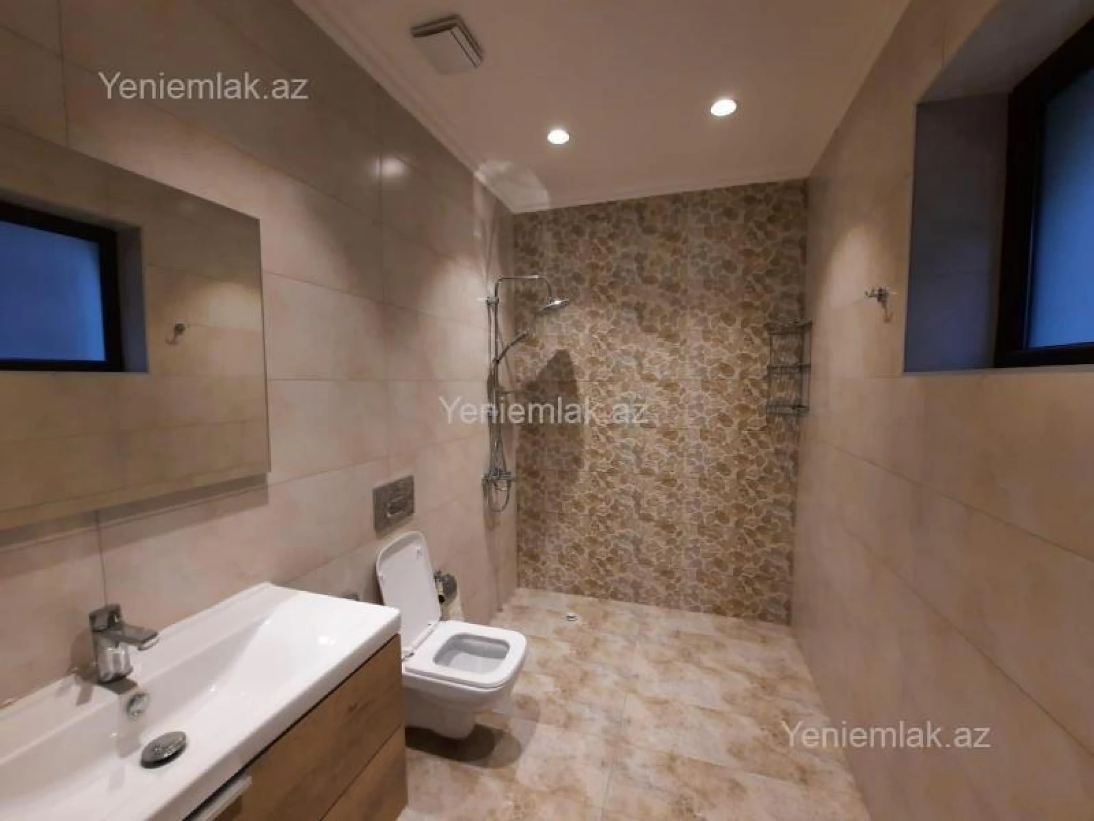 Satılır 4 otaqlı həyət evi 220 m²