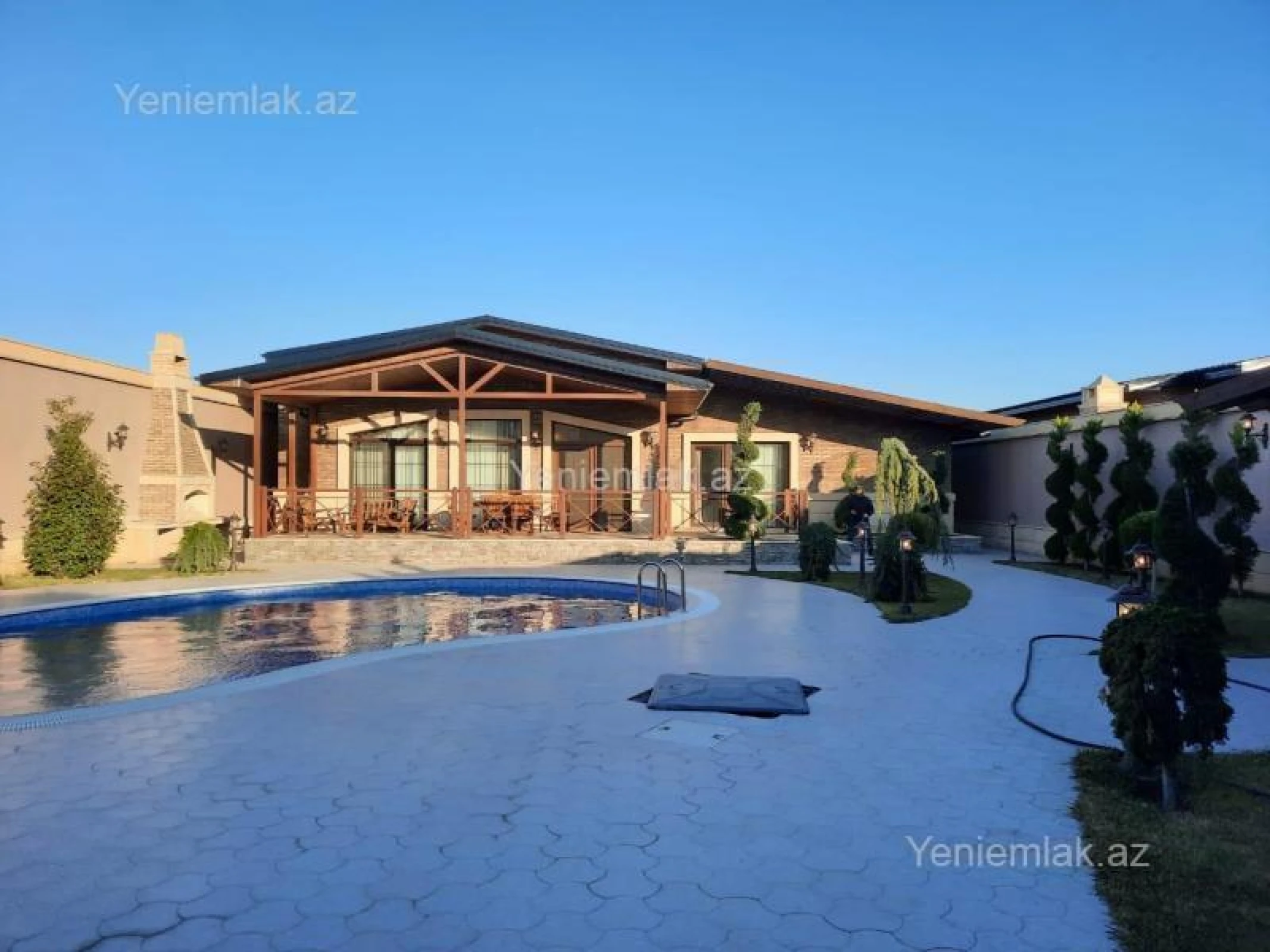 Satılır 4 otaqlı həyət evi 220 m²