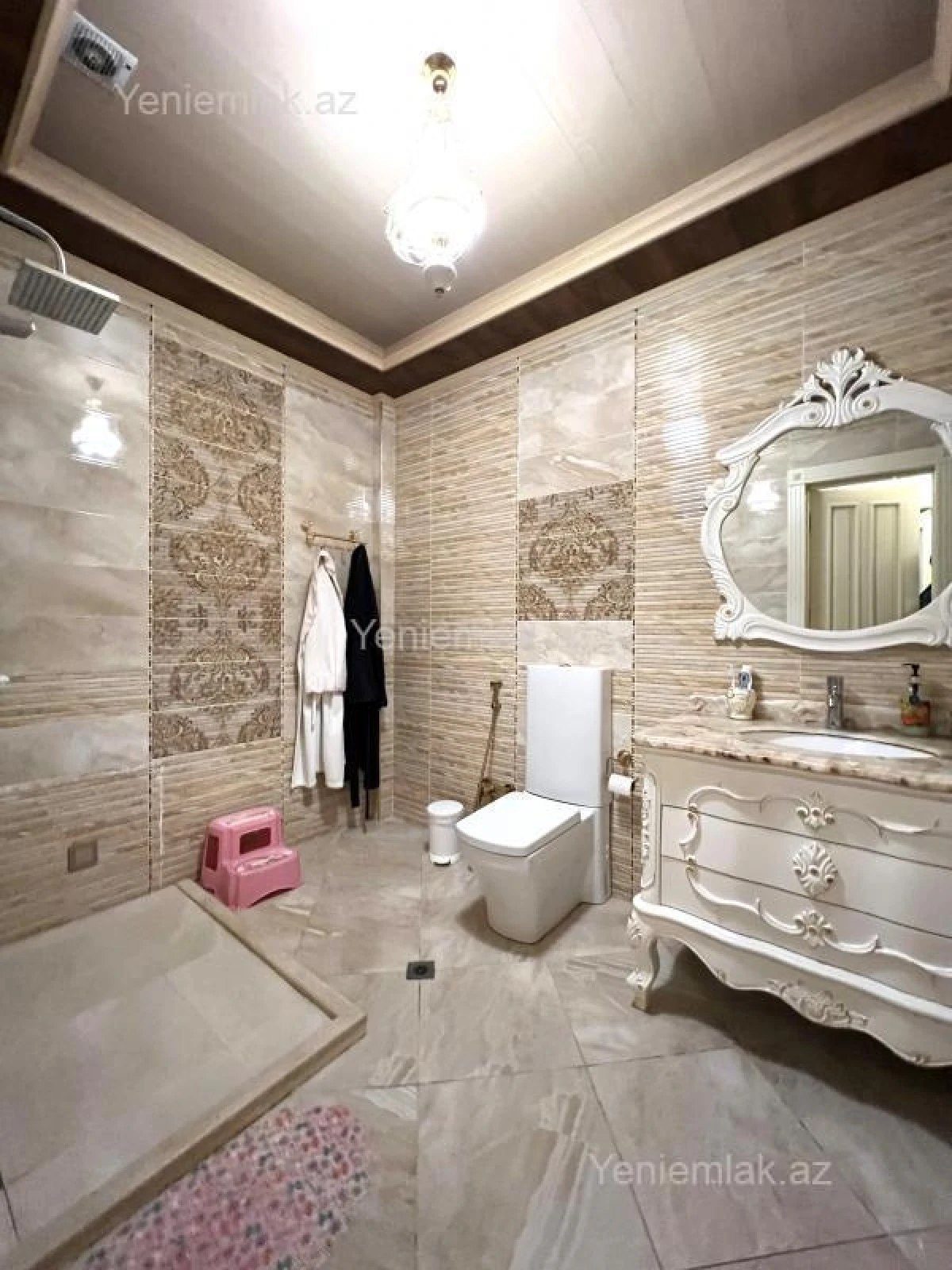 Satılır 5 otaqlı yeni tikili 200 m²