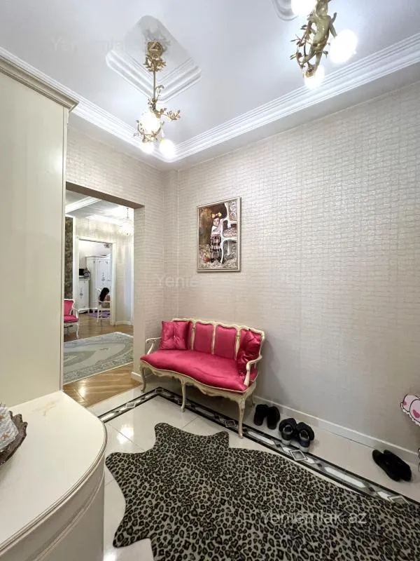 Satılır 5 otaqlı yeni tikili 200 m²