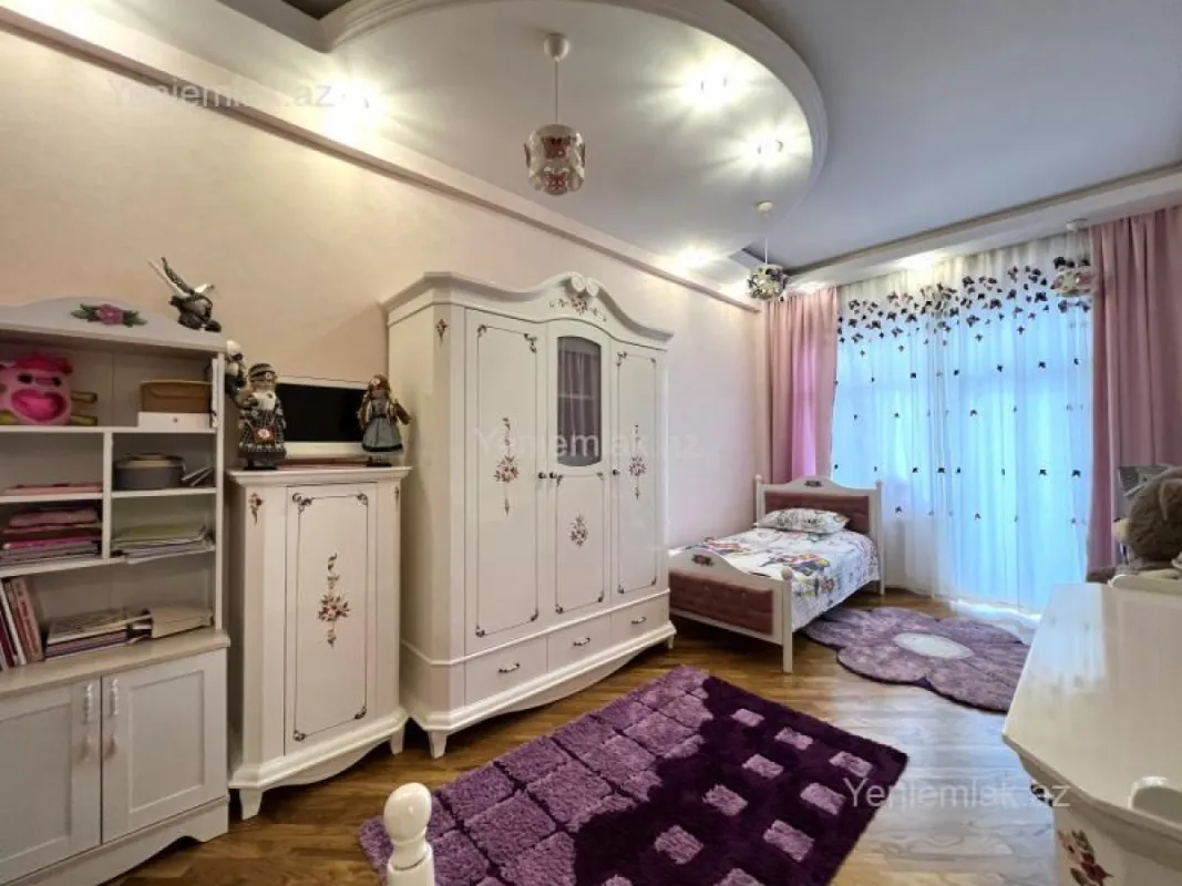 Satılır 5 otaqlı yeni tikili 200 m²