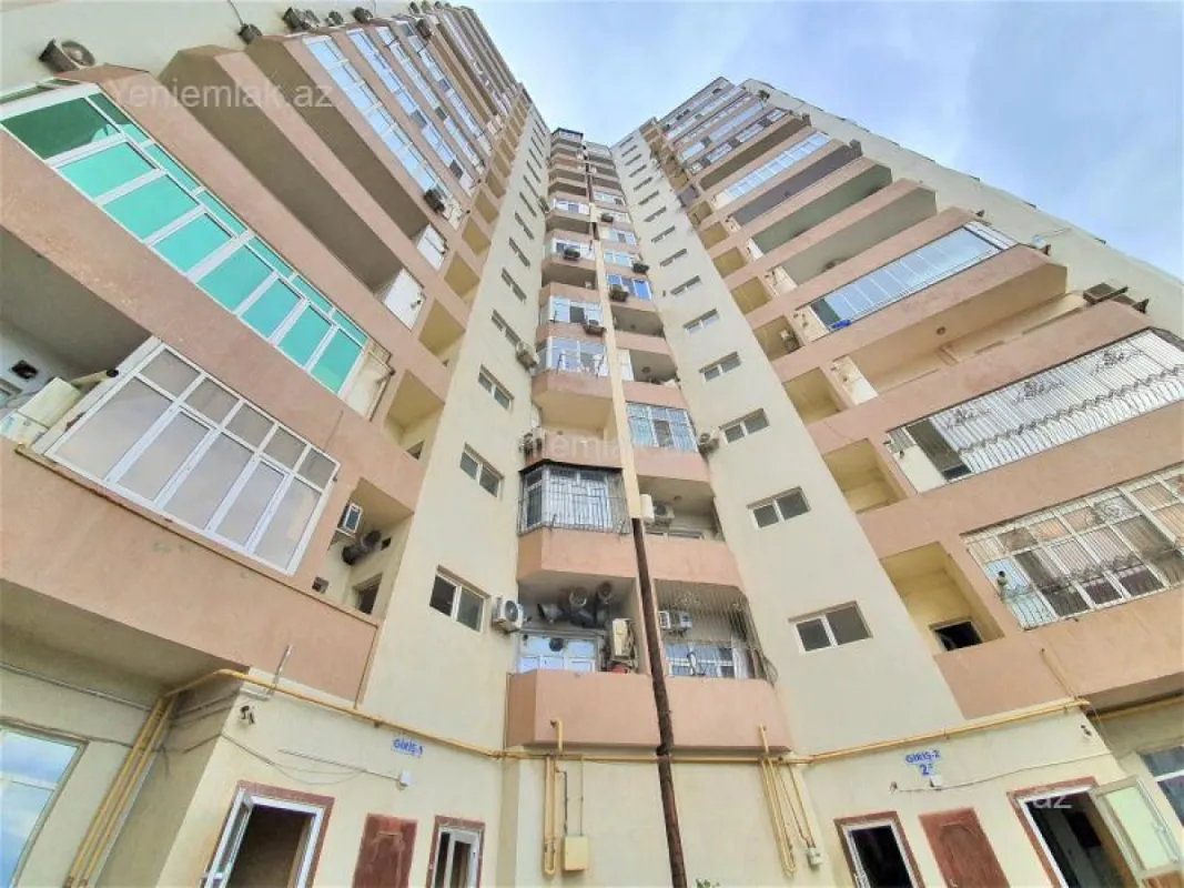 Satılır 5 otaqlı yeni tikili 200 m²