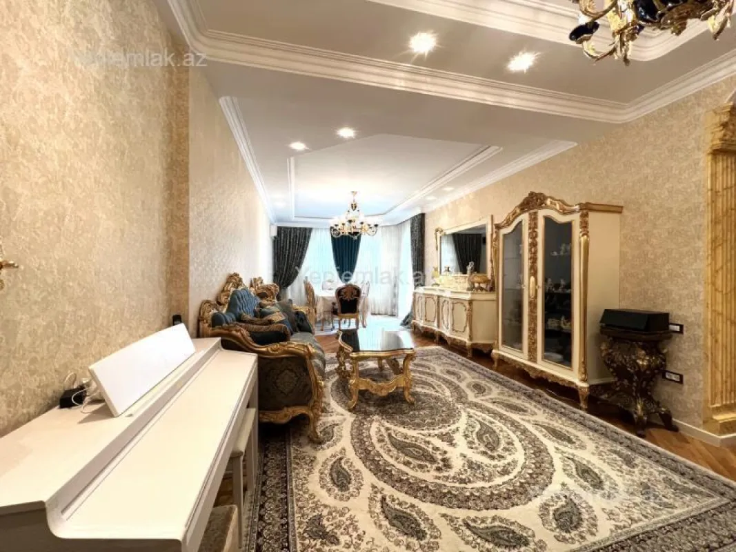 Satılır 5 otaqlı yeni tikili 200 m²