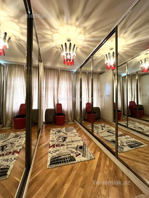 Satılır 5 otaqlı yeni tikili 200 m²