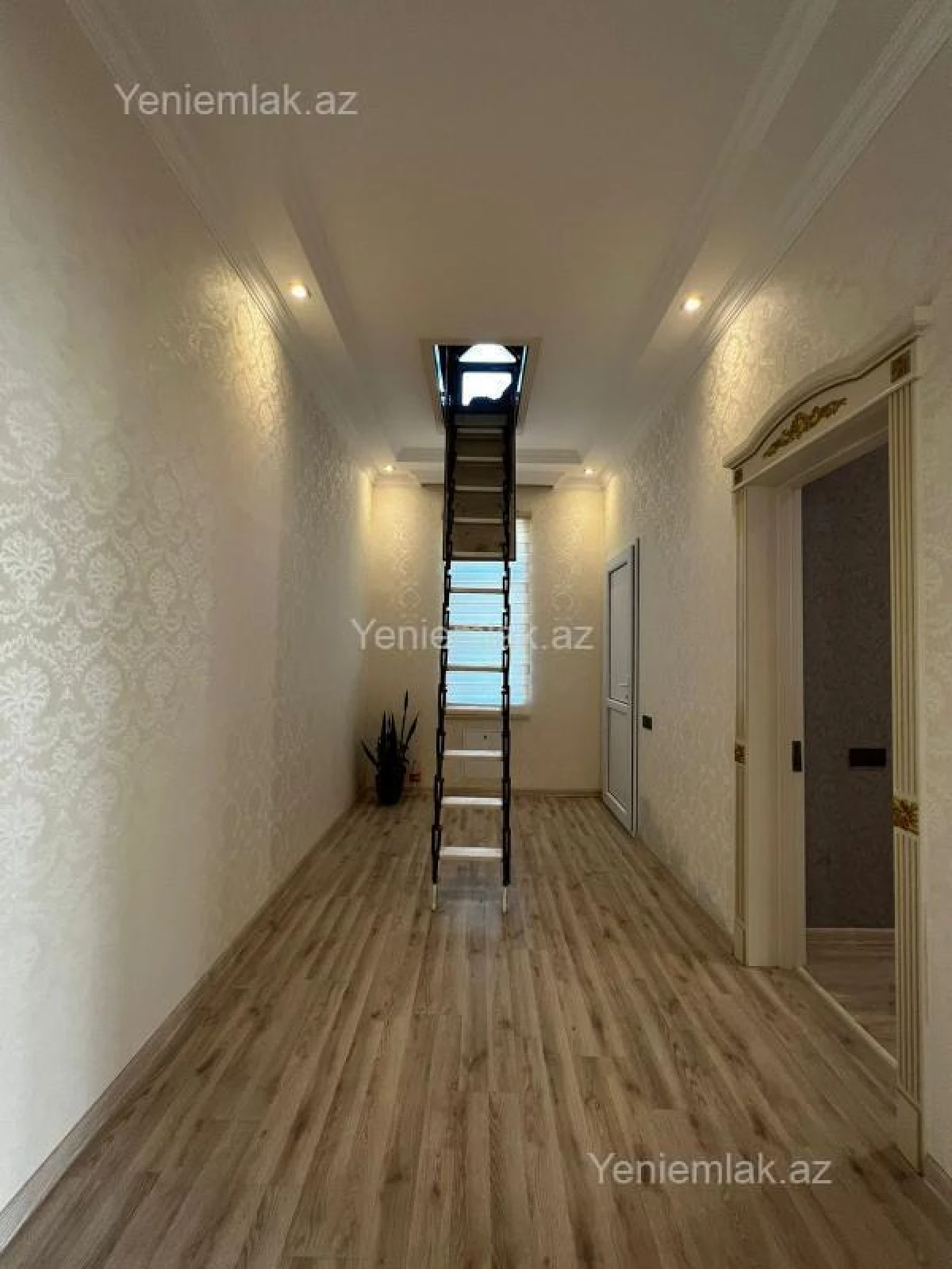Satılır 7 otaqlı həyət evi 500 m²