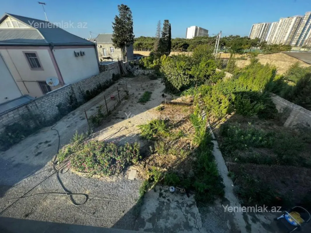 Satılır 7 otaqlı həyət evi 500 m²