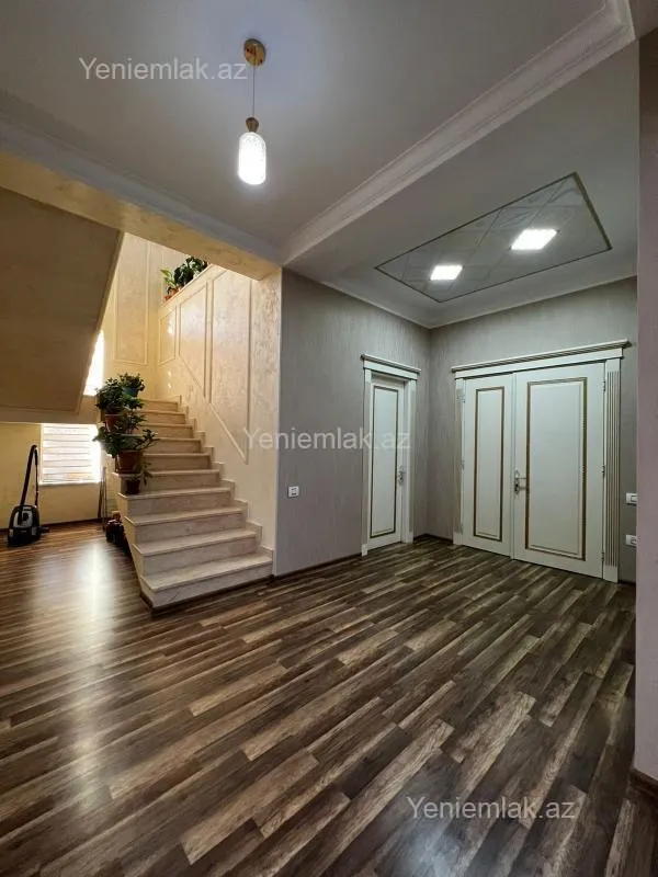 Satılır 7 otaqlı həyət evi 500 m²