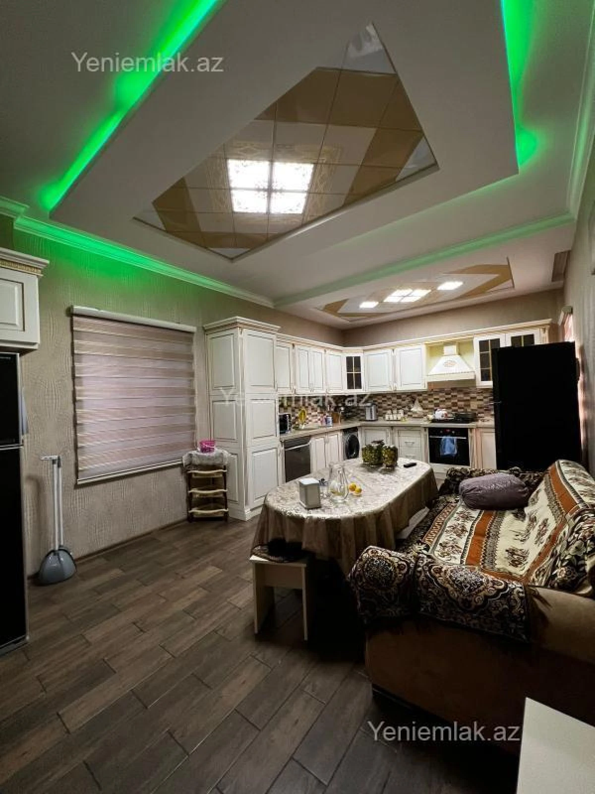 Satılır 7 otaqlı həyət evi 500 m²