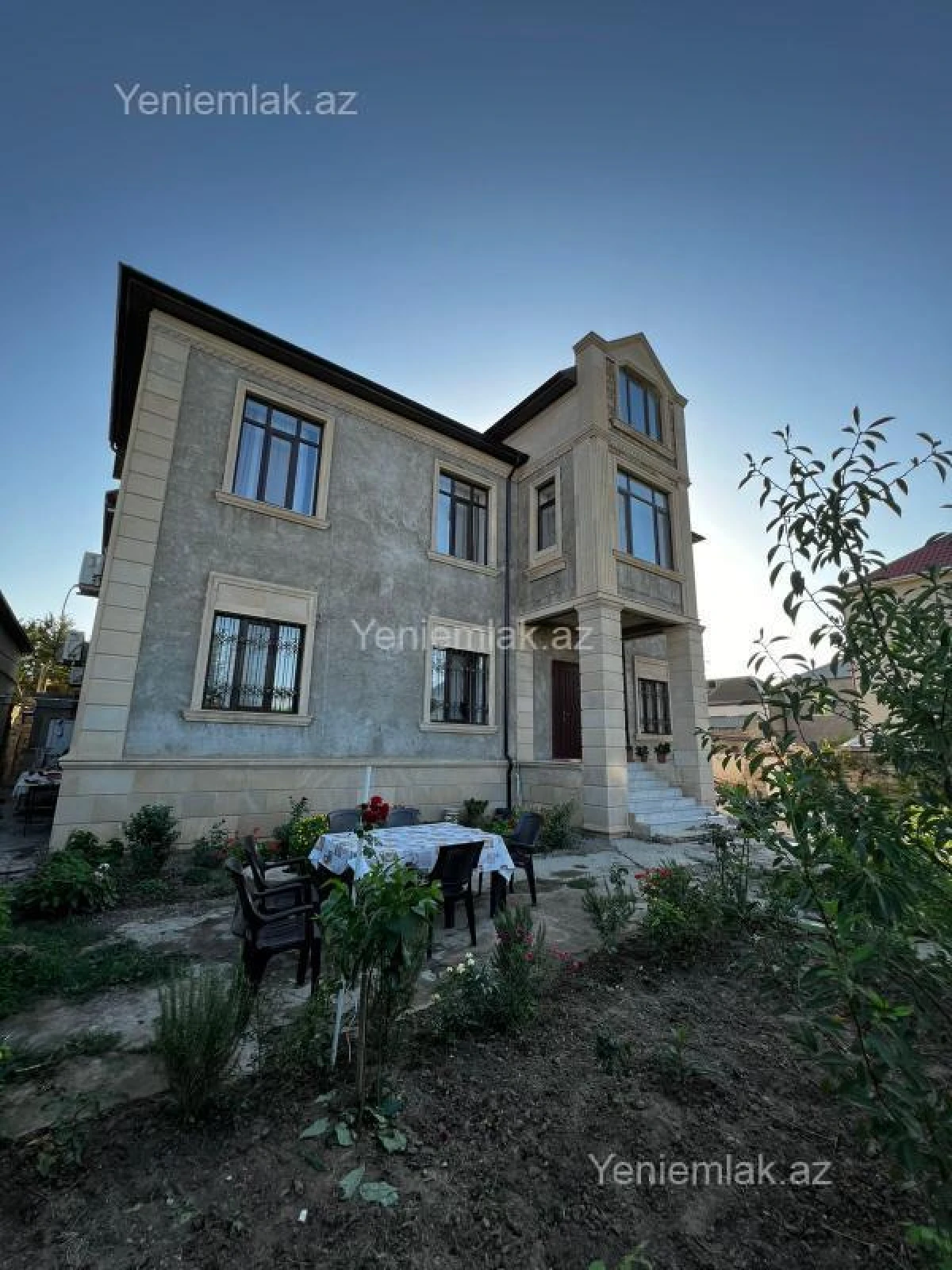 Satılır 7 otaqlı həyət evi 500 m²