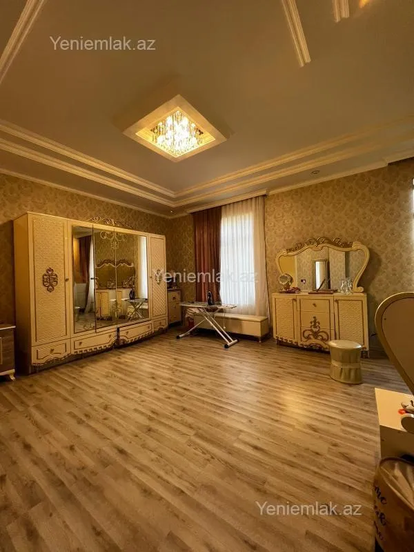 Satılır 7 otaqlı həyət evi 500 m²