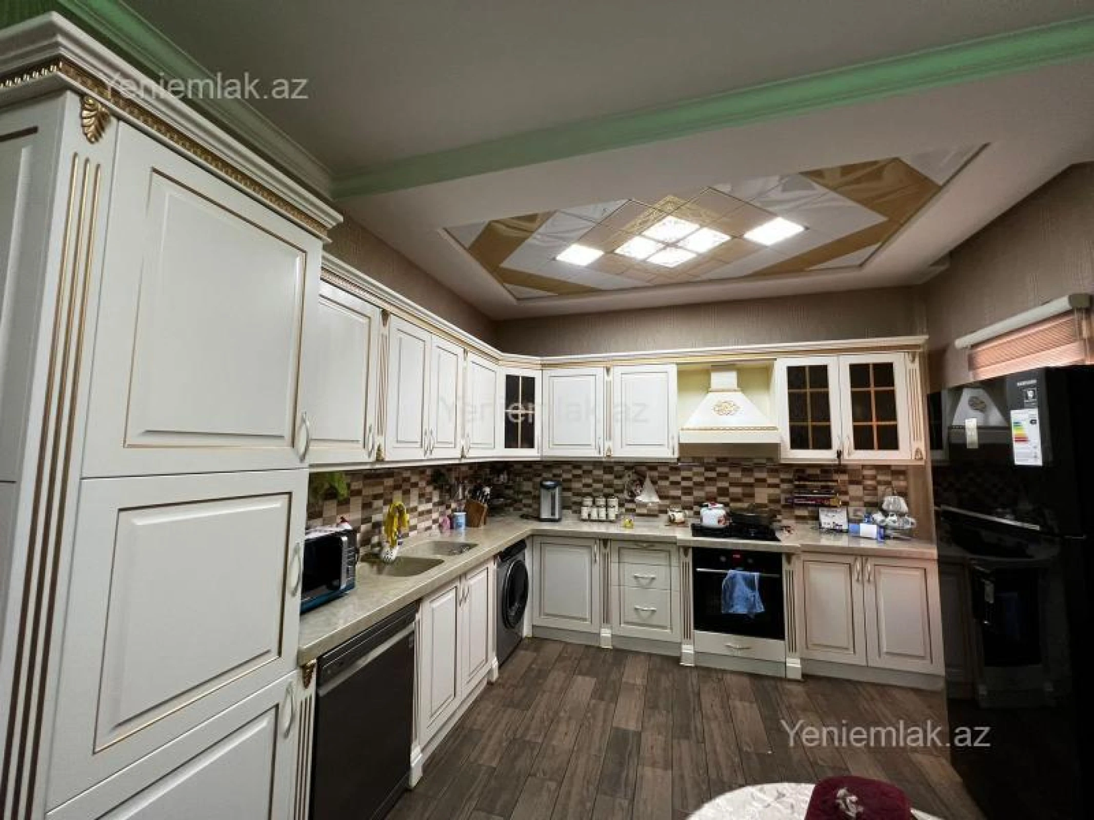 Satılır 7 otaqlı həyət evi 500 m²