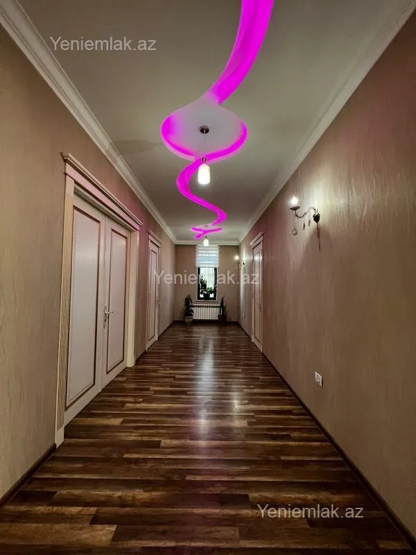 Satılır 7 otaqlı həyət evi 500 m²
