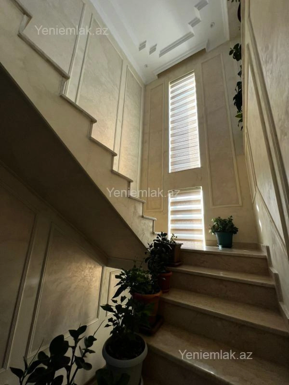 Satılır 7 otaqlı həyət evi 500 m²