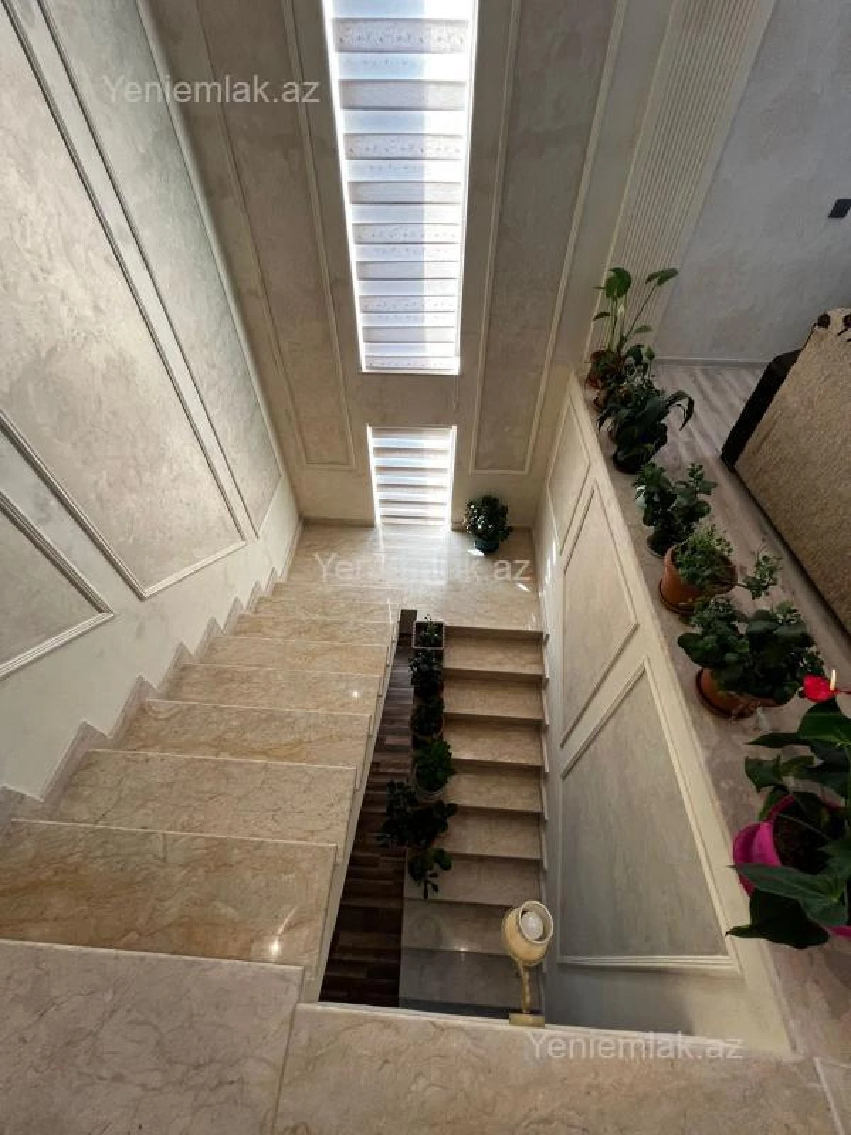 Satılır 7 otaqlı həyət evi 500 m²