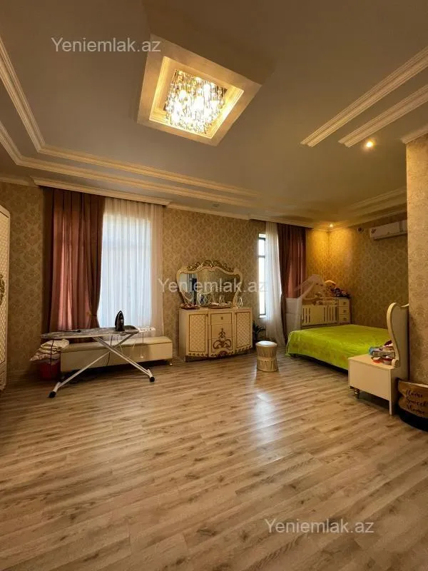 Satılır 7 otaqlı həyət evi 500 m²