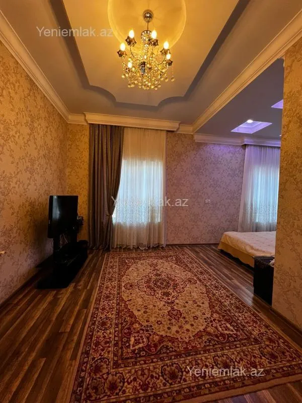 Satılır 7 otaqlı həyət evi 500 m²