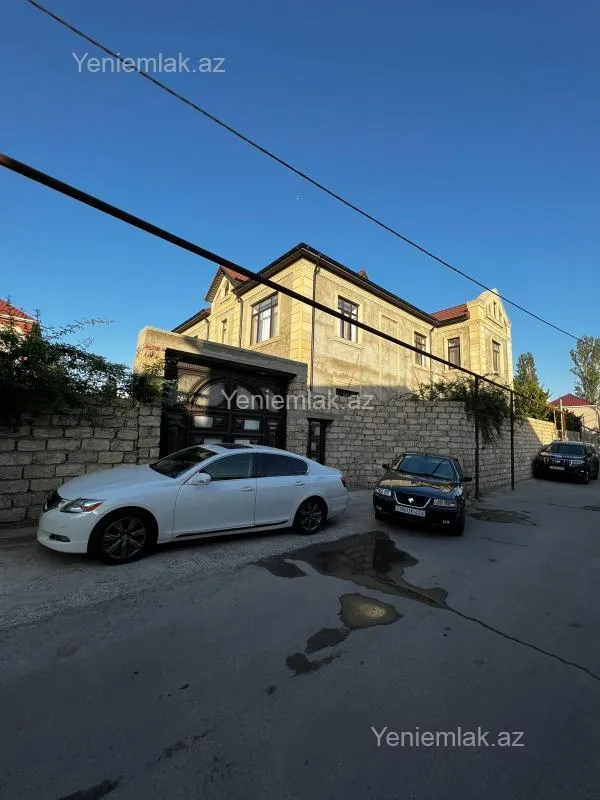 Satılır 7 otaqlı həyət evi 500 m²