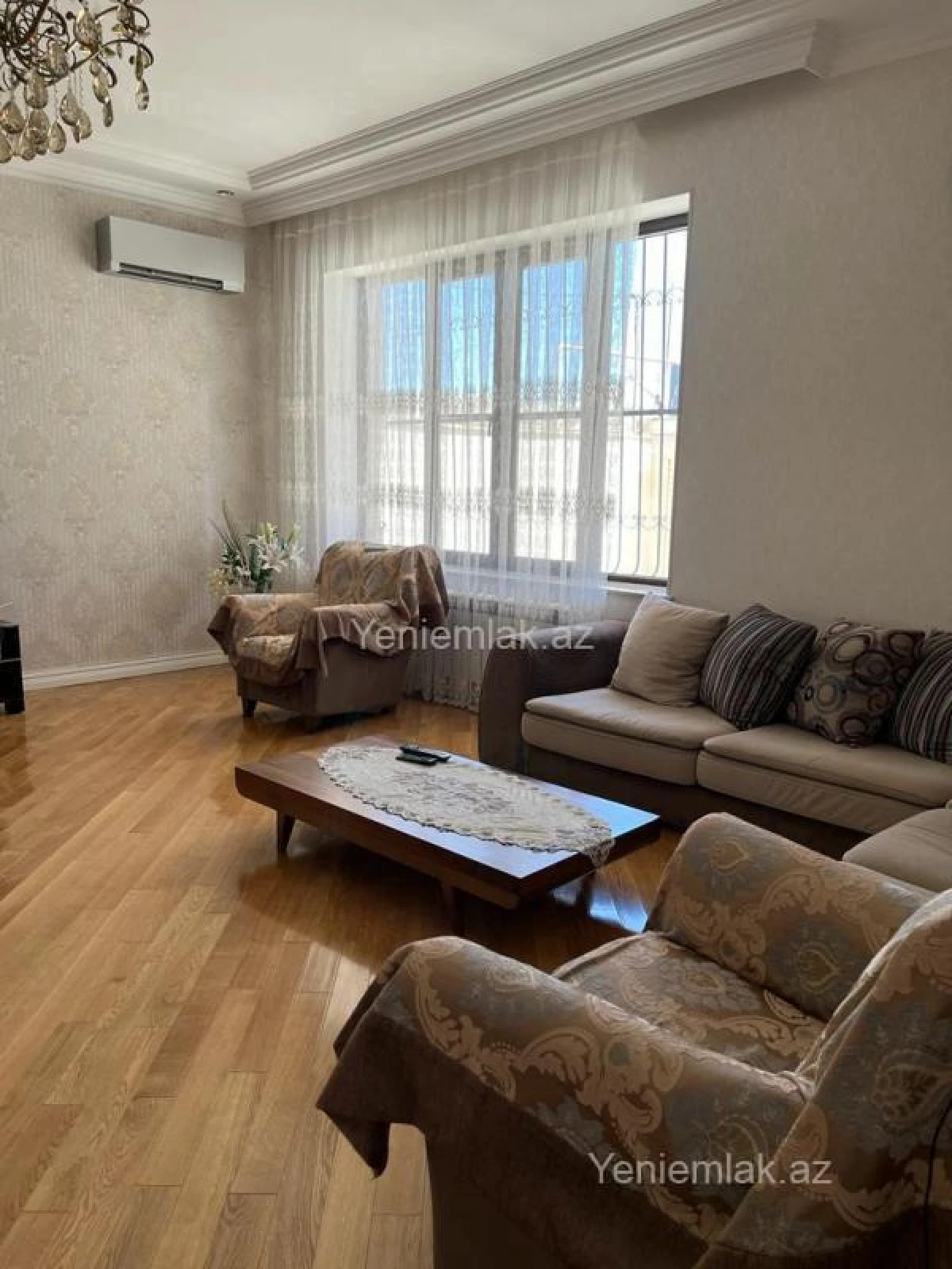 Satılır 5 otaqlı həyət evi 200 m²