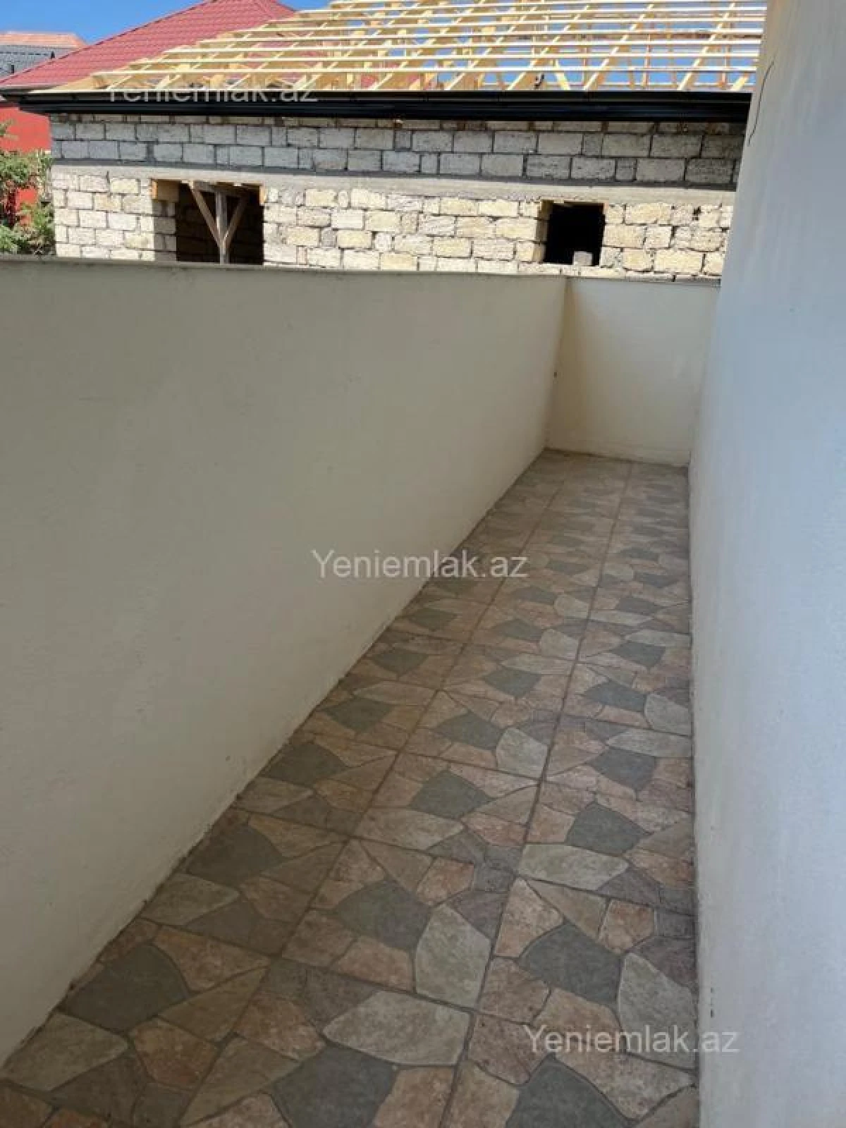 Satılır 5 otaqlı həyət evi 200 m²