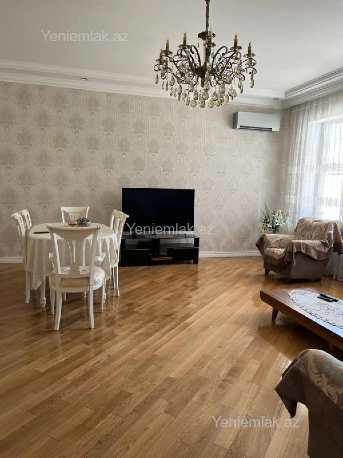 Satılır 5 otaqlı həyət evi 200 m²