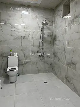 Satılır 5 otaqlı həyət evi 200 m²
