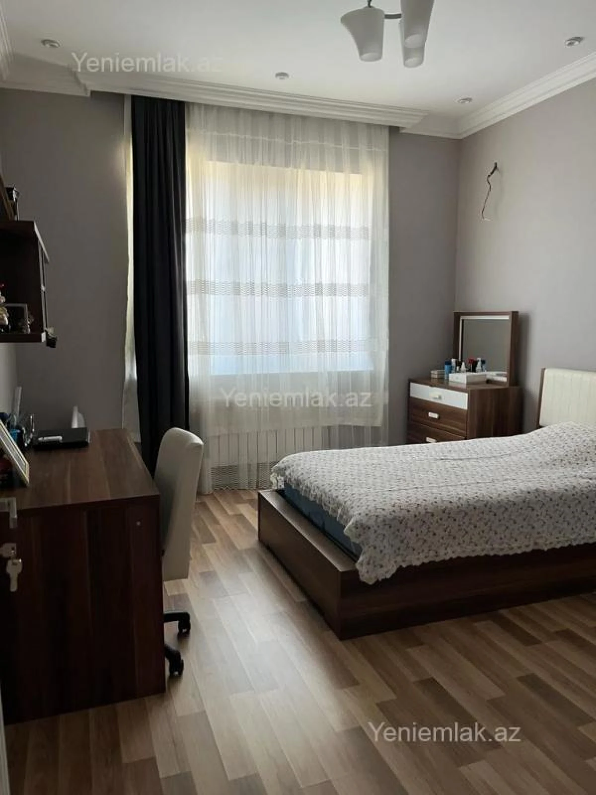 Satılır 5 otaqlı həyət evi 200 m²