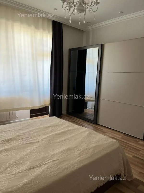 Satılır 5 otaqlı həyət evi 200 m²
