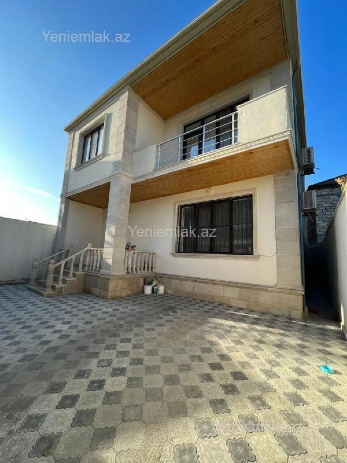Satılır 5 otaqlı həyət evi 200 m²
