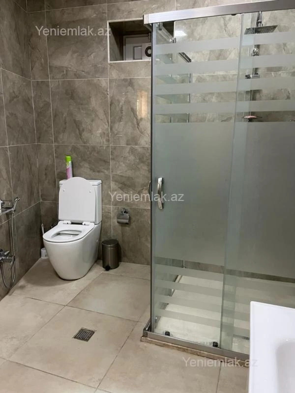 Satılır 5 otaqlı həyət evi 200 m²