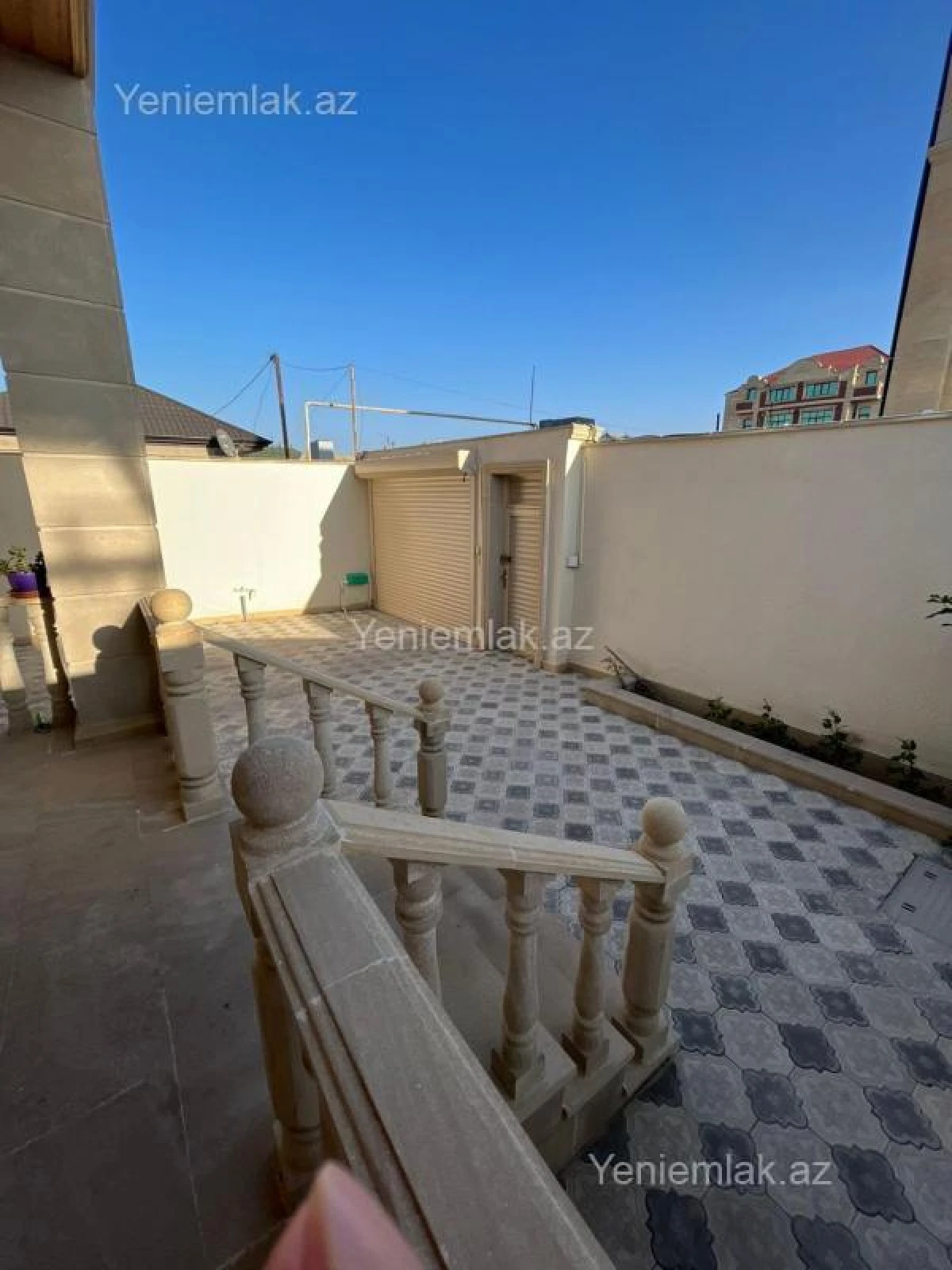 Satılır 5 otaqlı həyət evi 200 m²