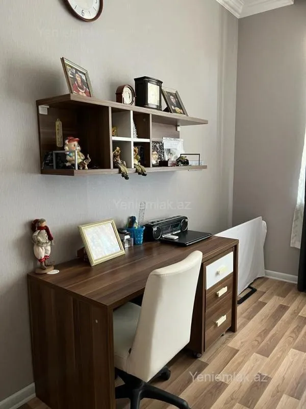 Satılır 5 otaqlı həyət evi 200 m²