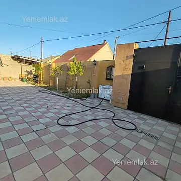 Satılır 4 otaqlı həyət evi 135 m²