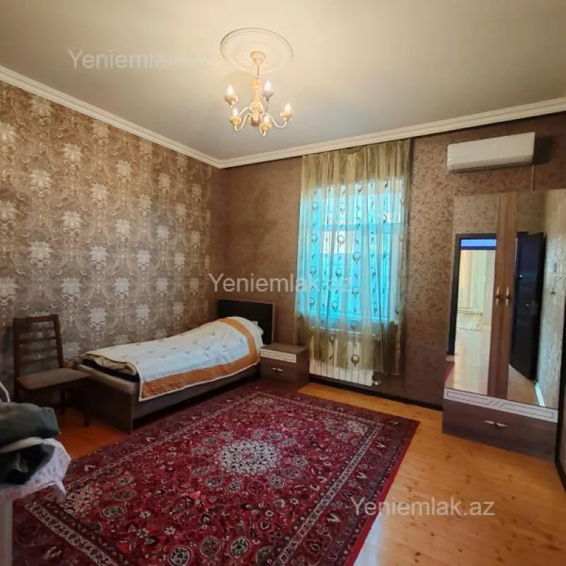 Satılır 4 otaqlı həyət evi 135 m²