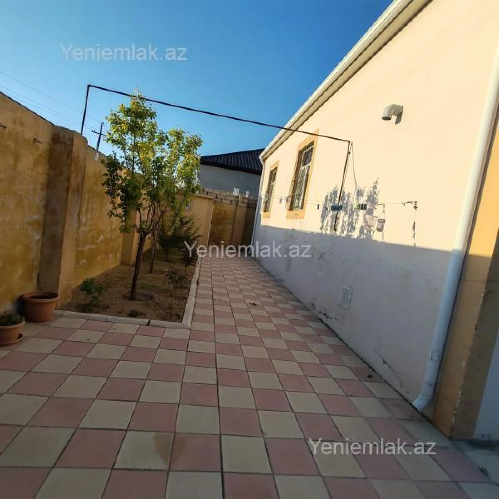 Satılır 4 otaqlı həyət evi 135 m²