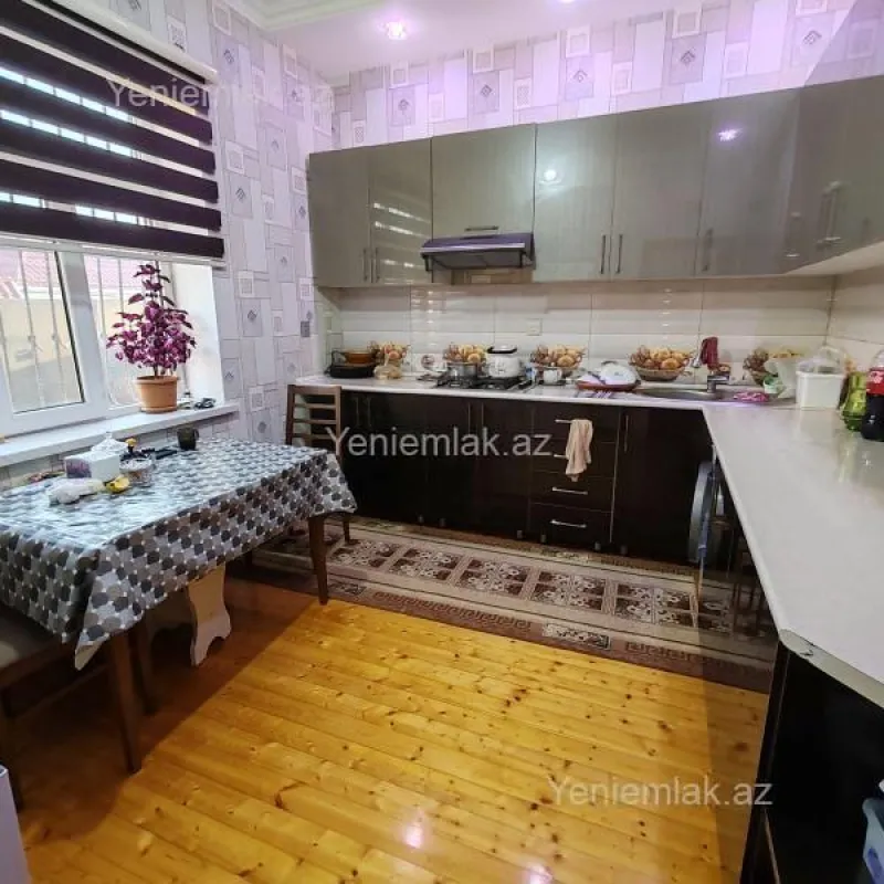 Satılır 4 otaqlı həyət evi 135 m²