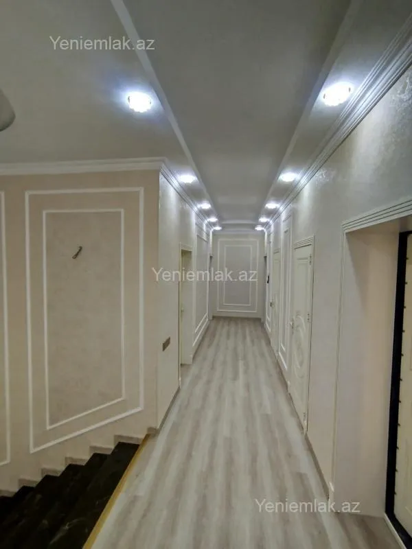 Satılır 5 otaqlı həyət evi 240 m²